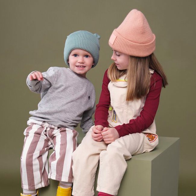 Beechfield Kids Range two kids wearing Beanies