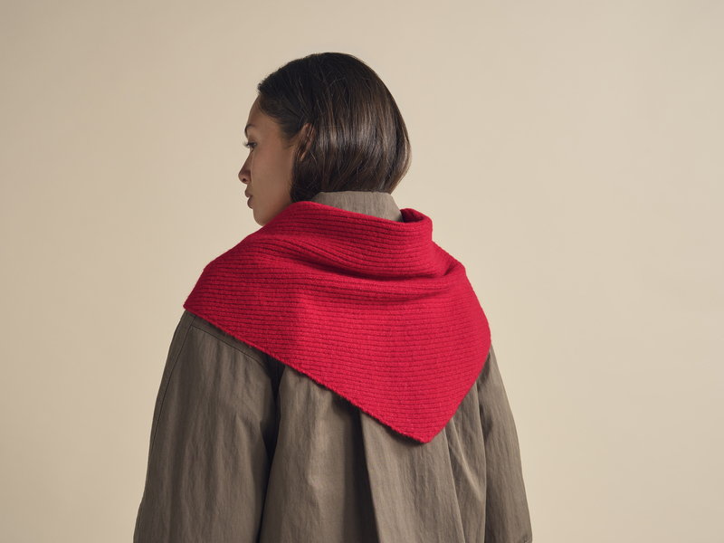 Beechfield B402 bright-red lifestyle